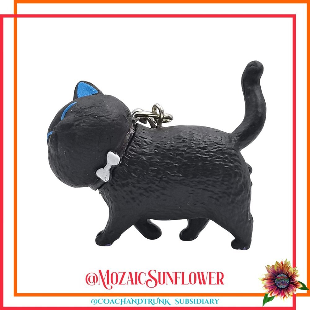 Cat Keychain Clip Back 3 Dimensional Articulating Head Turns 180 Degrees